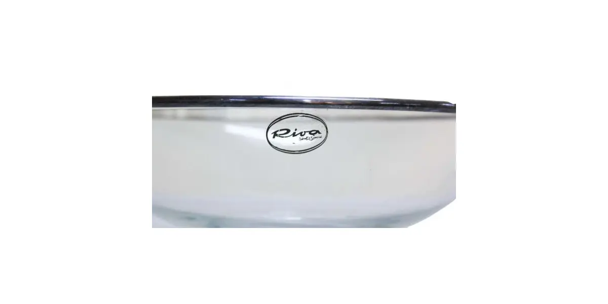 Foto de um(a) Centro de mesa Riva, da categoria de Centro de mesa. Charmoso centro de mesa em demi cristal translúcido, da renomada manufatura RIVA, peça selada. Apresenta borda prateada.... Mostrado de uma perspectiva diferente. Vendido no marketplace Trésors.