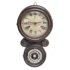 Foto de um(a) Relógio Oito Mini Marrom, da categoria de Relógios de parede. Tradicional relógio modelo oito Mini com bela caixa em madeira nobre. Mostrador de papel com algarismo romano, acabamento... Vendido no marketplace Trésors.