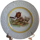 Foto de um(a) Antigo Grande Prato Medalhão Porcelana Inglesa Ivory Ware, da categoria de Pratos Decorativos. Wood’s Ivory Ware - England. Grande prato medalhão de parede em fina porcelana inglesa, com linda decoração rural com casal... Vendido no marketplace Trésors.