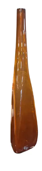 Foto de um(a) Vaso Murano Laranja, da categoria de Vasos. Cada curva deste vaso conta uma história de fogo e sopro. Feito artesanalmente, este Murano carrega a alma da tradição... Mostrado de uma perspectiva diferente. Vendido no marketplace Trésors.