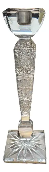 Foto de um(a) Antigo Castiçal Candelabro Uma Vela Cristal Tcheco Lapidado, da categoria de Castiçais. Antigo e finíssimo castiçal em bloco maciço de cristal Tcheco. Ricamente lapidado à mão. Lapidação estrelada e ponta de... Vendido no marketplace Trésors.