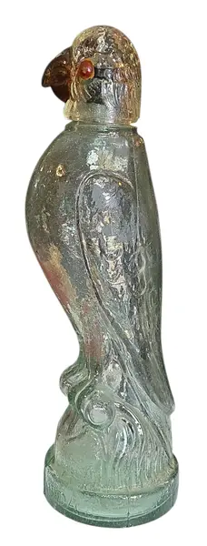 Foto de um(a) Antiga Garrafa de Licor Skoda em Vidro – Papagaio (Anos 50), da categoria de Garrafas. Rara e charmosa garrafa colecionável da Indústria Skoda, datada da década de 1950. A peça apresenta um design escultórico... Mostrado de uma perspectiva diferente. Vendido no marketplace Trésors.