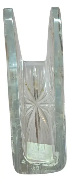 Foto de um(a) Porta-Guardanapos em Cristal Lapidado Santa Catarina, da categoria de Guardanapos de jantar. Peça clássica de mesa posta em cristal de alta qualidade, com lapidação tradicional em relevo. Produzido pela renomada marca... Mostrado de uma perspectiva diferente. Vendido no marketplace Trésors.