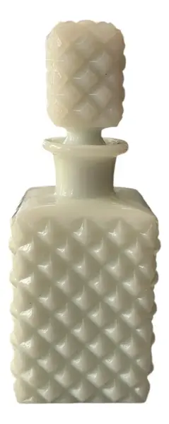 Foto de um(a) Antigo Perfumeiro Decorativo Em Opalina Francesa Branca, da categoria de Garrafas, potes e jarros. Antigo e lindo perfumeiro em opalina francesa. Todo original. Medidas 15x6cm. Vendido no marketplace Trésors.