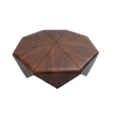 Foto de um(a) Mesa Pétala - Jorge Zalszupin - Brasil, 1960., da categoria de Mesas de centro. A mesa de centro Pétala do designer Jorge Zalszupin é um ícone do design modernista brasileira.Sua curvatura desafia a... Vendido no marketplace Trésors.