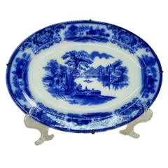 Foto de um(a) Travessa de porcelana inglesa Grindley, da categoria de Pratos Decorativos. Antiga travessa em porcelana inglesa azul e branco, marca GRINDLEY. Mede 28x20cm. Vendido no marketplace Trésors.