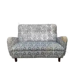 Foto de um(a) Sofá namoradeira italiana art deco estampada - 2 lugares, da categoria de Sofás. Namoradeira Italiana anos 50 - suas linhas surgem das inspirações do Design Automobilistico art decoDesgaste do tempo no... Vendido no marketplace Trésors.