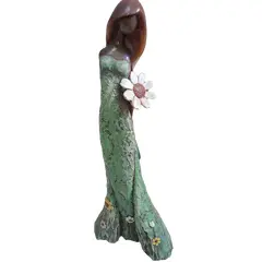 Foto de um(a) Escultura de mulher em resina, da categoria de Escultura. Estátua em resina. Mulher tronco. Vendido no marketplace Trésors.