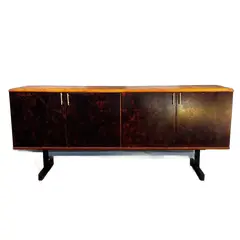 Foto de um(a) Buffet Cimo em Jacarandá e Caviúna, 1960., da categoria de Aparadores e Buffet. Descubra o charme do passado com este lindo buffet Cimo, datado de 1960. Fabricado em madeira jacarandá e caviúna, apresenta... Vendido no marketplace Trésors.