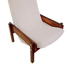 Foto de um(a) Poltrona Vronka - Sérgio Rodrigues OCA 1960, da categoria de Poltronas. Descubra a beleza da Poltrona Vronka, um produto exclusivo desenhado por Sérgio Rodrigues para a manufatura OCA na década de... Vendido no marketplace Trésors.