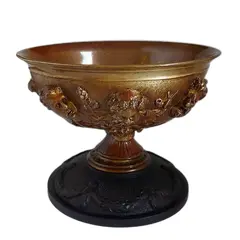 Foto de um(a) Pequeno vaso tazza em bronze fundido, da categoria de Vasos. Pequeno vaso tazza em bronze fundido em cera perdida com lindo trabalho figurativo.Qualidade da fundição excelente.Base em... Vendido no marketplace Trésors.