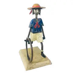 Foto de um(a) Escultura de menino em ferro, da categoria de Escultura. ESCULTURA DE MENINO EM FERRO (MADE IN MEXICO) ARTE FELGUÉREZ, BEM TRABALHADO NOS DETALHES. MEDE 18CM ALTURA X 11CM LARGURA... Vendido no marketplace Trésors.