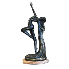 Foto de um(a) Escultura art nouveau em petit bronze, da categoria de Escultura. Linda escultura Art Nouveau, com 58cm de altura. Vendido no marketplace Trésors.