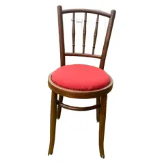 Foto de um(a) Cadeira Thonet N35, da categoria de Cadeiras de jantar. Recém restaurada na cor natural da madeiravalor unitário. Vendido no marketplace Trésors.
