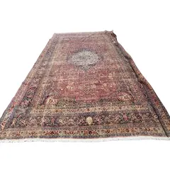 Foto de um(a) Tapete iraniano, da categoria de Tapetes. Antigo tapete iraniano com assinatura da manufatura Meshad, que não se faz mais atualmente. Acabou de ser lavado. Medida... Vendido no marketplace Trésors.