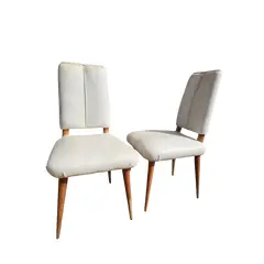 Foto de um(a) Cadeiras de jantar anos 60 ao estilo Scapinelli, da categoria de Cadeiras de jantar. Cadeiras de jantar anos 60 ao estilo Scapinelli, estofado em courvin branco e estrutura em madeira pau marfim, estado... Vendido no marketplace Trésors.