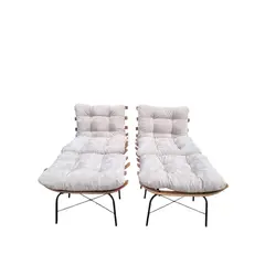 Foto de um(a) Par de poltronas costela Vintage, da categoria de Poltronas. Belíssimo par de poltronas costela, com regulagem no encosto, tecido sued branco, restauradas. Vendido no marketplace Trésors.