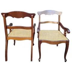 Foto de um(a) Poltronas estilo colonial em madeira em jacarandá, da categoria de Poltronas. A Poltrona Estilo Colonial é o complemento perfeito para adicionar um toque de elegância e charme à sua decoração. Com... Vendido no marketplace Trésors.