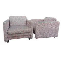 Foto de um(a) Par de poltronas anos 70, da categoria de Poltronas. Par de poltronas anos 70, estrutura de madeira ebanizada e estofado de gobelin, estado original de conservação, para... Vendido no marketplace Trésors.