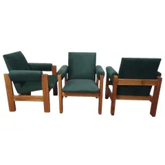 Foto de um(a) Três poltronas anos 60 vintage, da categoria de Poltronas. Transforme seu espaço com o Trio de Poltronas Vintage Anos 60 em madeira Jacarandá, uma peça que traz a elegância e o... Vendido no marketplace Trésors.