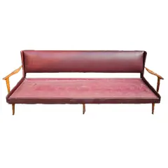 Foto de um(a) Sofá Giuseppe Scapinelli Vintage Anos 50, da categoria de Sofás. Apresentamos o Sofá Giuseppe Scapinelli Vintage Anos 50, uma peça icônica que traz a elegância e o charme do design... Vendido no marketplace Trésors.