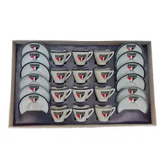 Foto de um(a) Conjunto de café São Paulo SPFC, da categoria de Conjuntos de café e chá. Antigo e lindo conjunto de café com 12 xícaras e 12 pires na caixa sem uso Medidas: Xícaras altura 5 cm x 6 cm de... Vendido no marketplace Trésors.
