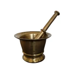 Foto de um(a) Almofariz com pilão, da categoria de Jarros. Almofariz com seu pilao, peça ultilizada para triturar, moer e esmagar , preparar temperos, pastas, ervas, especiarias ,... Vendido no marketplace Trésors.