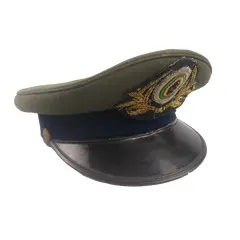Foto de um(a) Militaria - Antigo Quepe Exército Brasileiro, da categoria de Outras militarias. Militaria - Antigo Quepe Exército Brasileiro Verde oliva Sem etiqueta do fabricante Insígnia bordadoMaterial: tecido... Vendido no marketplace Trésors.