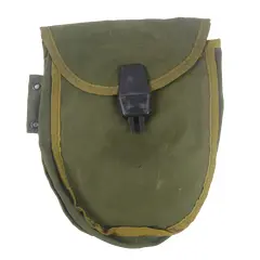 Foto de um(a) Militaria - Porta Marmita de Campanha Militar - Exército Brasileiro, da categoria de Outras militarias. -Militaria - Porta Marmita de Campanha Militar - Exército Brasileiro -Feito de Nylon, com presilha de plástico. Vendido no marketplace Trésors.