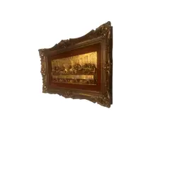 Foto de um(a) Quadro A Última Ceia, da categoria de Objetos de parede esculturais. Peça decorativa em relevo metálico dourado, representando a célebre obra “A Última Ceia”, de Leonardo da Vinci. Moldura... Vendido no marketplace Trésors.