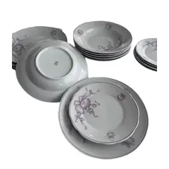 Foto de um(a) CONJUNTO SERVIÇO DE JANTAR DELICADO - PORCELANA REAL S.A (1970 - 1990), da categoria de Jogos de pratos. PORCELANA REAL SOFISTICADO CONJUNTO, PARTE DE SERVIÇO DE JANTAR, EXECUTADO EM PORCELANA ESMALTADA RICAMENTE DECORADA COM ... Vendido no marketplace Trésors.