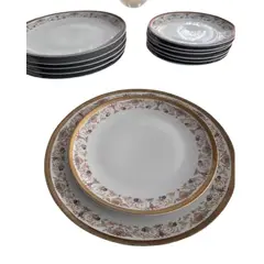 Foto de um(a) CONJUNTO SERVIÇO DE JANTAR - PORCELANA REAL S.A (1970 - 1990), da categoria de Jogos de pratos. PORCELANA REAL SOFISTICADO CONJUNTO, PARTE DE SERVIÇO DE JANTAR, EXECUTADO EM PORCELANA ESMALTADA RICAMENTE DECORADA COM... Vendido no marketplace Trésors.
