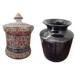 Foto de um(a) Raro potiche em porcelana + pote decorativo, da categoria de Garrafas, potes e jarros. Antigo potiche Ceramarte com tampa, em porcelana pintado à mão, com ricos detalhes em relevo. A pintura mostra a história de... Vendido no marketplace Trésors.