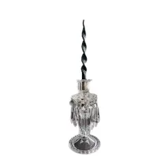 Foto de um(a) Par de castiçais - BACCARAT séc XIX, da categoria de Castiçais. Par de castiçais franceses, séc. XIX, Baccarat, translúcido, base com borda em perolados, copo para vela com gotas e... Vendido no marketplace Trésors.