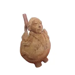 Foto de um(a) Cerâmica pré-inca, da categoria de Outros colecionáveis. Cerâmica da cultura Mochica, costa norte do Peru, século II d.C., trabalhada em argila, com corante avermelhado para dar a... Vendido no marketplace Trésors.