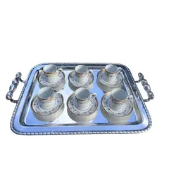 Foto de um(a) Jogo de café porcelana Real Brasil, da categoria de Conjuntos de café e chá. JOGO DE 6 LUGARES CAFÉ DA ESTIMADA MARCA DE PORCELANA REAL BRASIL. PEÇA DA DECADA DE 50. PEÇA COM PINTURA A MÃO EM OURO.... Vendido no marketplace Trésors.