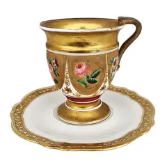 Foto de um(a) Antiga Xícara De Coleção Velho Paris, da categoria de Xícaras. Antiga xícara de coleção em porcelana francesa Velho Paris em dourado, branca e vermelha com decoração floral pintada a mão,... Vendido no marketplace Trésors.