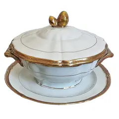 Foto de um(a) Sopeira em porcelana Limoges, da categoria de Terrinas de sopa. Linda sopeira com presentoir em porcelana branca e dourada Limoges Savary com incrustação de douração dupla polida com... Vendido no marketplace Trésors.
