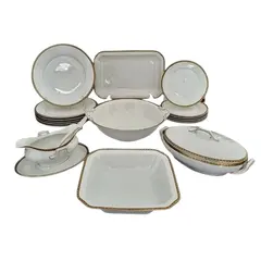 Foto de um(a) Jogo De Mesa Porcelana Rosenthal C/ 17 Peças. Branca E Azul Lisa, da categoria de Jogos de pratos. Jogo de Mesa Rosenthal - Porcelana Alemã - 17 Peças Adicione sofisticação à sua mesa com este belíssimo Jogo de Mesa em... Vendido no marketplace Trésors.