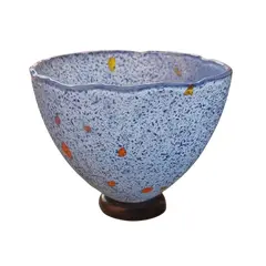 Foto de um(a) Bowl Kosta Boda - série Chicko De Bertil Vallien Azul, da categoria de Tigelas decorativas. Bowl Kosta Boda série Chicko de Bertil Vallien A série "Chicko" de Bertil Vallien para a Kosta Boda transcende a mera... Vendido no marketplace Trésors.