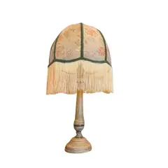 Foto de um(a) Abajur flores, da categoria de Abajures. Antigo abajur em madeira nobre, haste longa e torneada sobre base circular. Cúpula feita artesanalmente com tecidos... Vendido no marketplace Trésors.