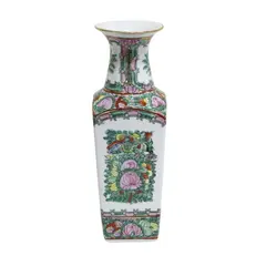 Foto de um(a) Vaso oriental em porcelana, da categoria de Vasos. Vaso oriental em porcelana branca com decoração de flores e pássaros em policromia pintados à mão. Apresenta selo vermelho... Vendido no marketplace Trésors.
