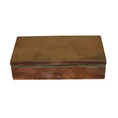 Foto de um(a) Porta joia em cobre, da categoria de Porta-Jóias. Caixa porta joia em cobre, parte interna em madeira. Peça de origem chilena como inscrição na base. Medidas 4,5A X 16C X... Vendido no marketplace Trésors.