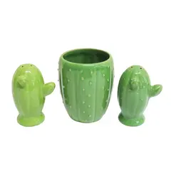 Foto de um(a) Trio de peças em cerâmica - LE LIS BLANC CASA HANDPAINTED MADE BY JOYYE, da categoria de Outros utensílios para servir. Charmoso trio da renomada grife LE LIS BLANC CASA HANDPAINTED MADE BY JOYYE, executado em cerâmica na tonalidade verde, no... Vendido no marketplace Trésors.