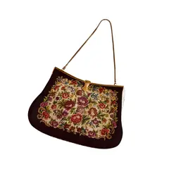 Foto de um(a) Bolsa Antiga Petit Point, da categoria de Arte têxtil. Bolsa vintage em petit point (anos 50/60), com bordado extremamente fino e detalhado, moldura dourada trabalhada e alça... Vendido no marketplace Trésors.