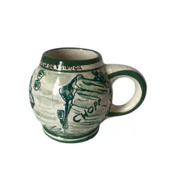 Foto de um(a) Caneca de chopp em cerâmica, da categoria de Canecas. Caneca de chopp lembrança de Valença/RJ. Produzida pela Luís Salvador Mede: 10cm altura. Vendido no marketplace Trésors.
