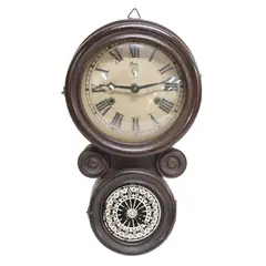 Foto de um(a) Relógio Oito Mini Marrom, da categoria de Relógios de parede. Tradicional relógio modelo oito Mini com bela caixa em madeira nobre. Mostrador de papel com algarismo romano, acabamento... Vendido no marketplace Trésors.