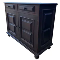 Foto de um(a) Cômoda em Madeira Maciça – Elegância e Durabilidade Vitalícia, da categoria de Cômodas e Sapateira. Transforme seu quarto com a presença imponente desta cômoda em madeira maciça, esta peça oferece a resistência real da... Vendido no marketplace Trésors.