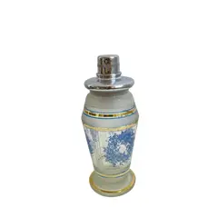 Foto de um(a) Coqueteleira em vidro e metal, da categoria de Coqueteleiras. Coqueteleira em vidro e metal, com detalhes em ouro. Leves marcas do tempo e uso como nas fotos. Pequeno lascado interno na... Vendido no marketplace Trésors.