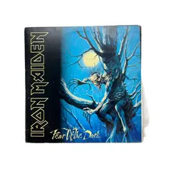 Foto de um(a) ​ LP duplo Fear Of The Dark, Iron Maiden, de 1992, da categoria de LPs ou Discos de Vinil . LP duplo Fear Of The Dark, Iron Maiden, de 1992. Excelente estado, sem riscos. Vendido no marketplace Trésors.